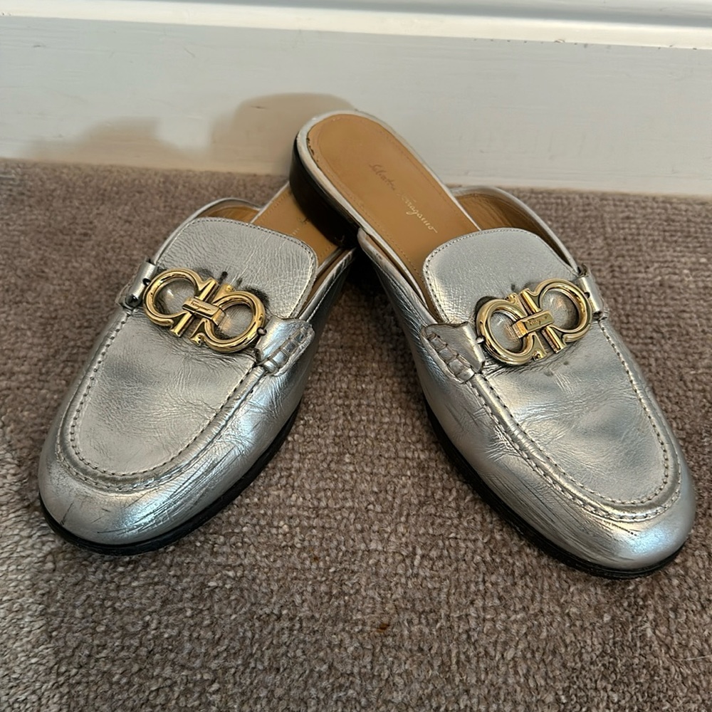 Salvatore Ferragamo Women's Silver Leather Flat Slides Shoe SZ 9